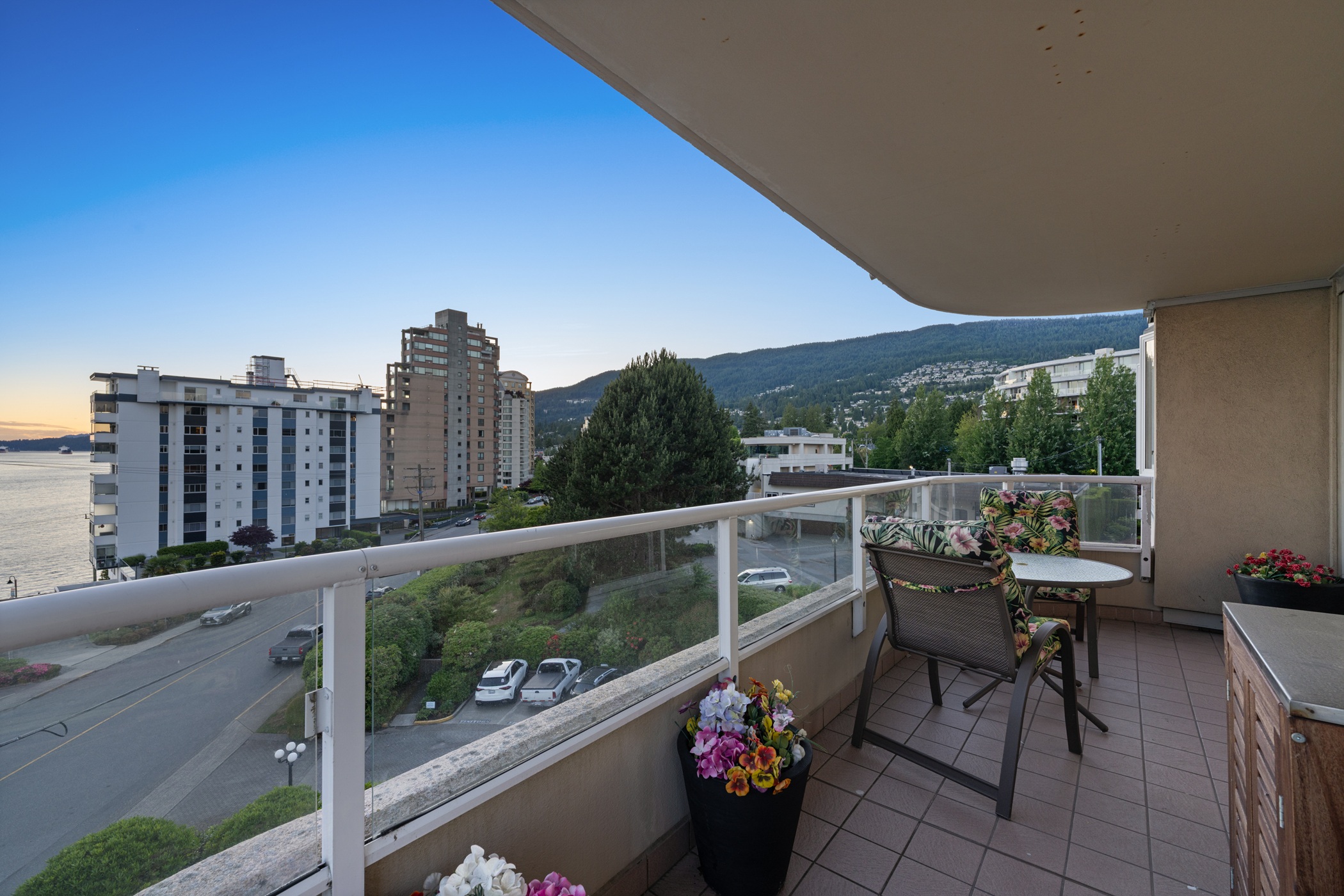 #503 - 2203 Bellevue Avenue